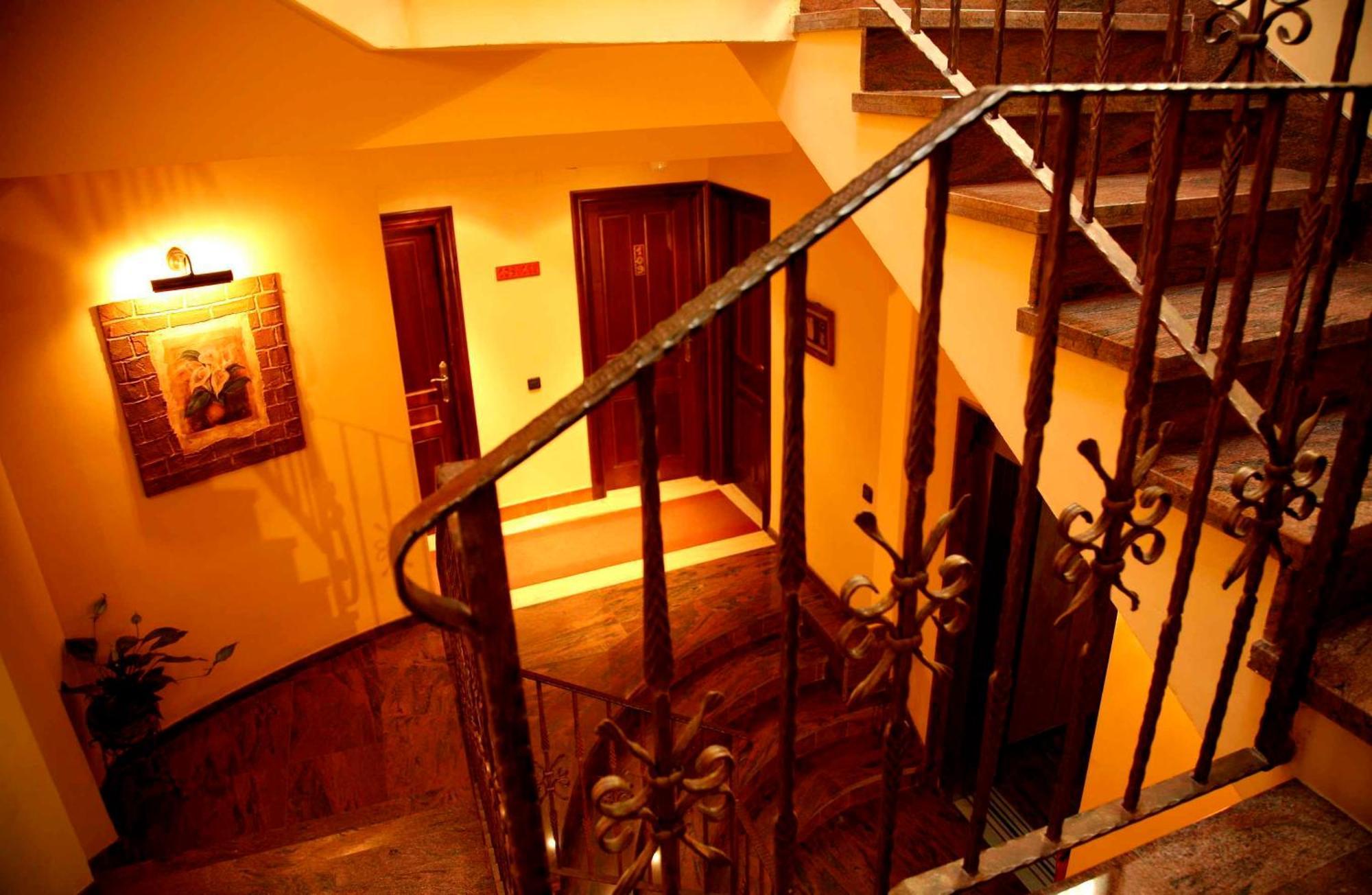 Hotel Baviera Linares  Exteriör bild