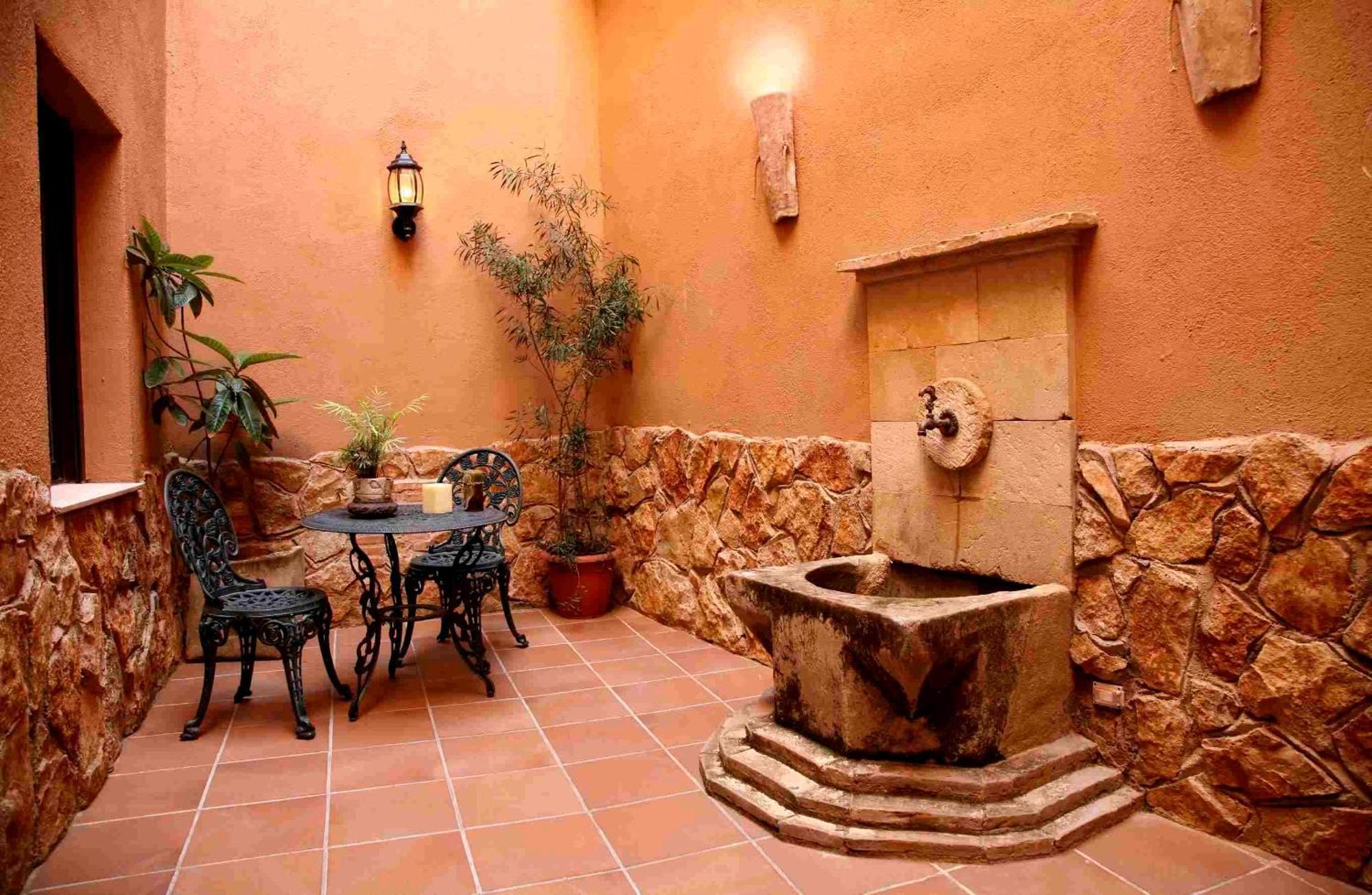 Hotel Baviera Linares  Exteriör bild