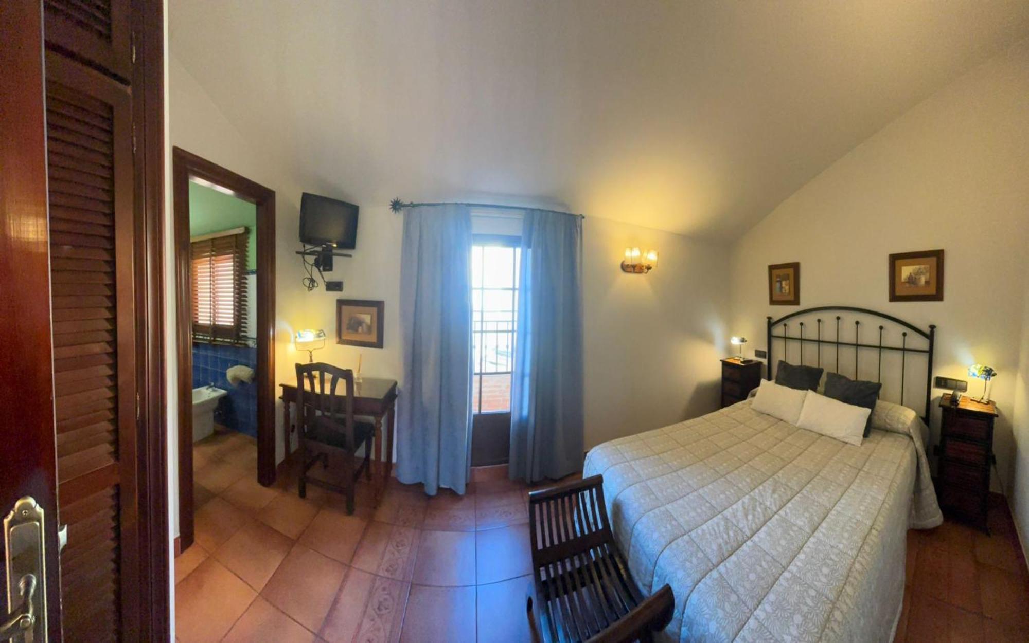 Hotel Baviera Linares  Exteriör bild